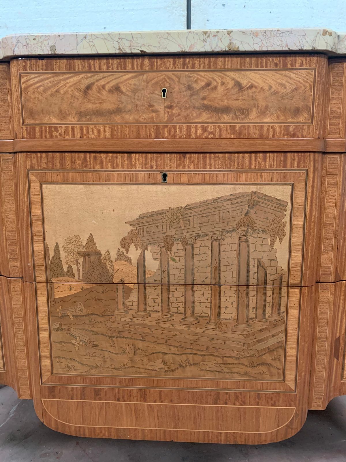 Commode With Central Projection In Amaranth Wood And Rosewood XX Century photo vinterior