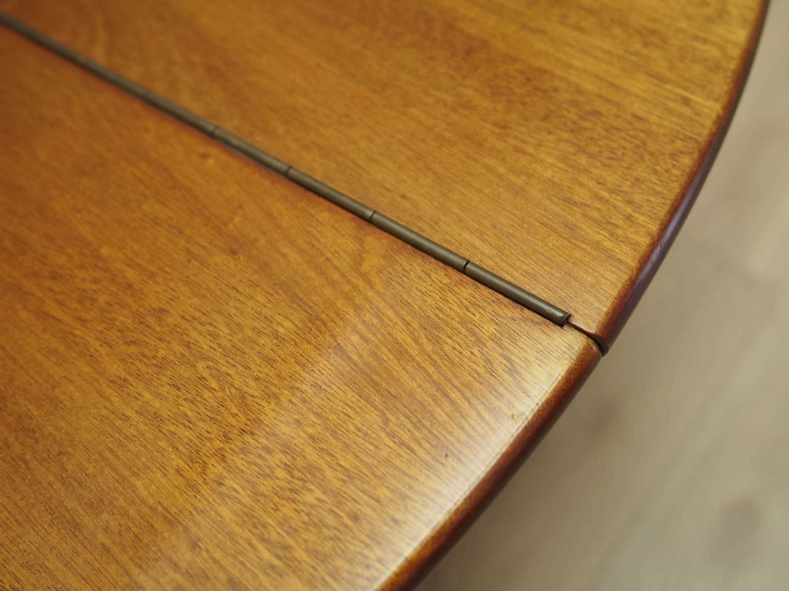 Ronde mahoniehouten tafel, Deens design, jaren 1970, productie: Denemarken photo vinterior