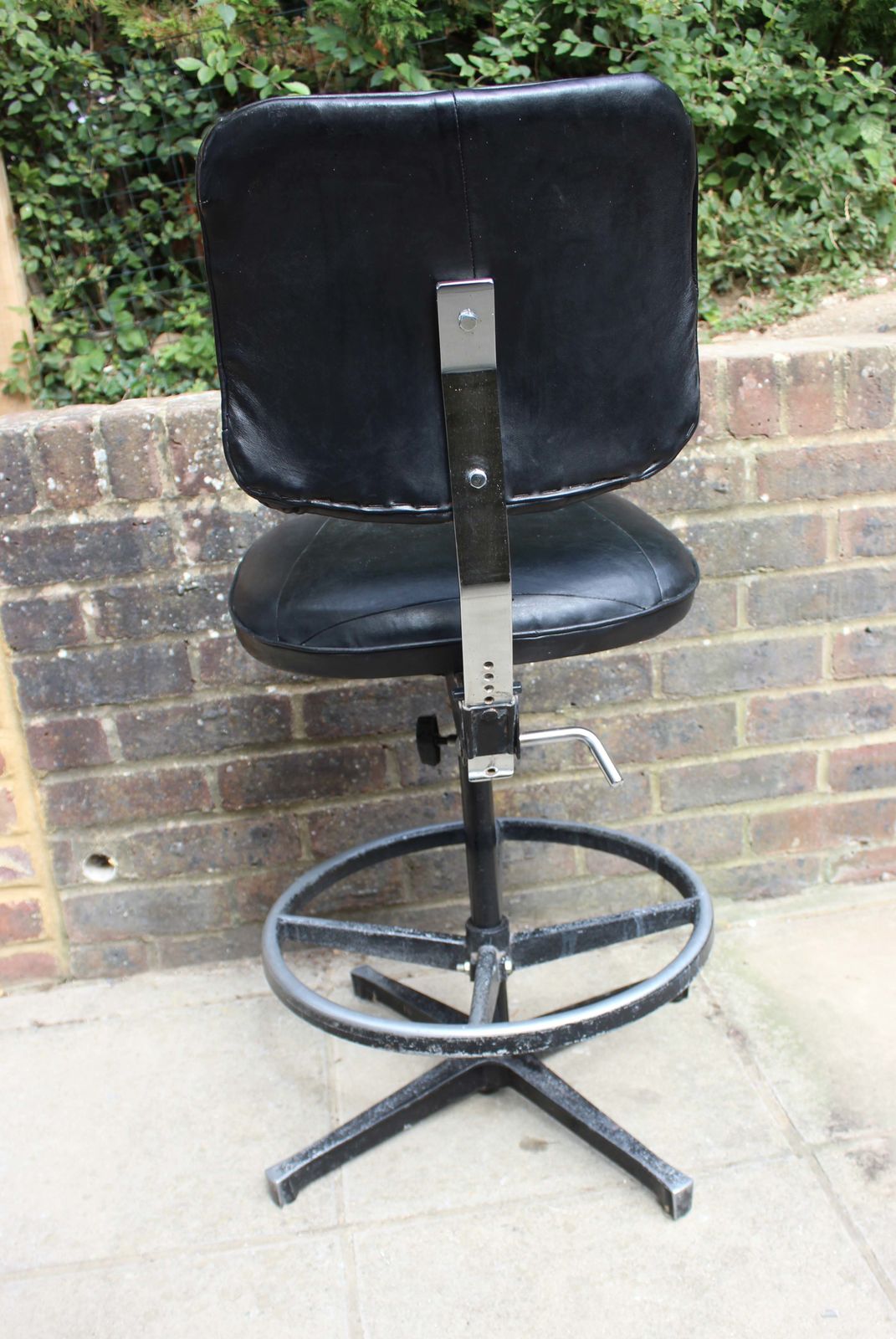 photo furniture Tan Sad 1960’s Vintage Industrial Machinist Swivel Chair