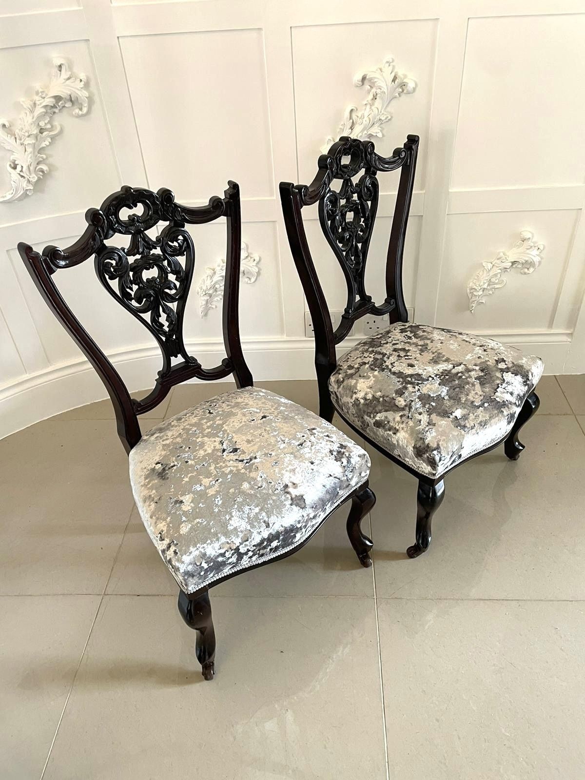 photo vinterior Antique Pair Of Quality Ebonised Side Chairs