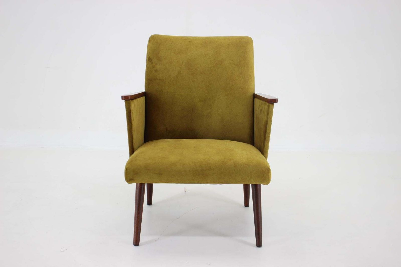 1960s Refurbished Beech Armchair, Czechoslovakia photo vinterior