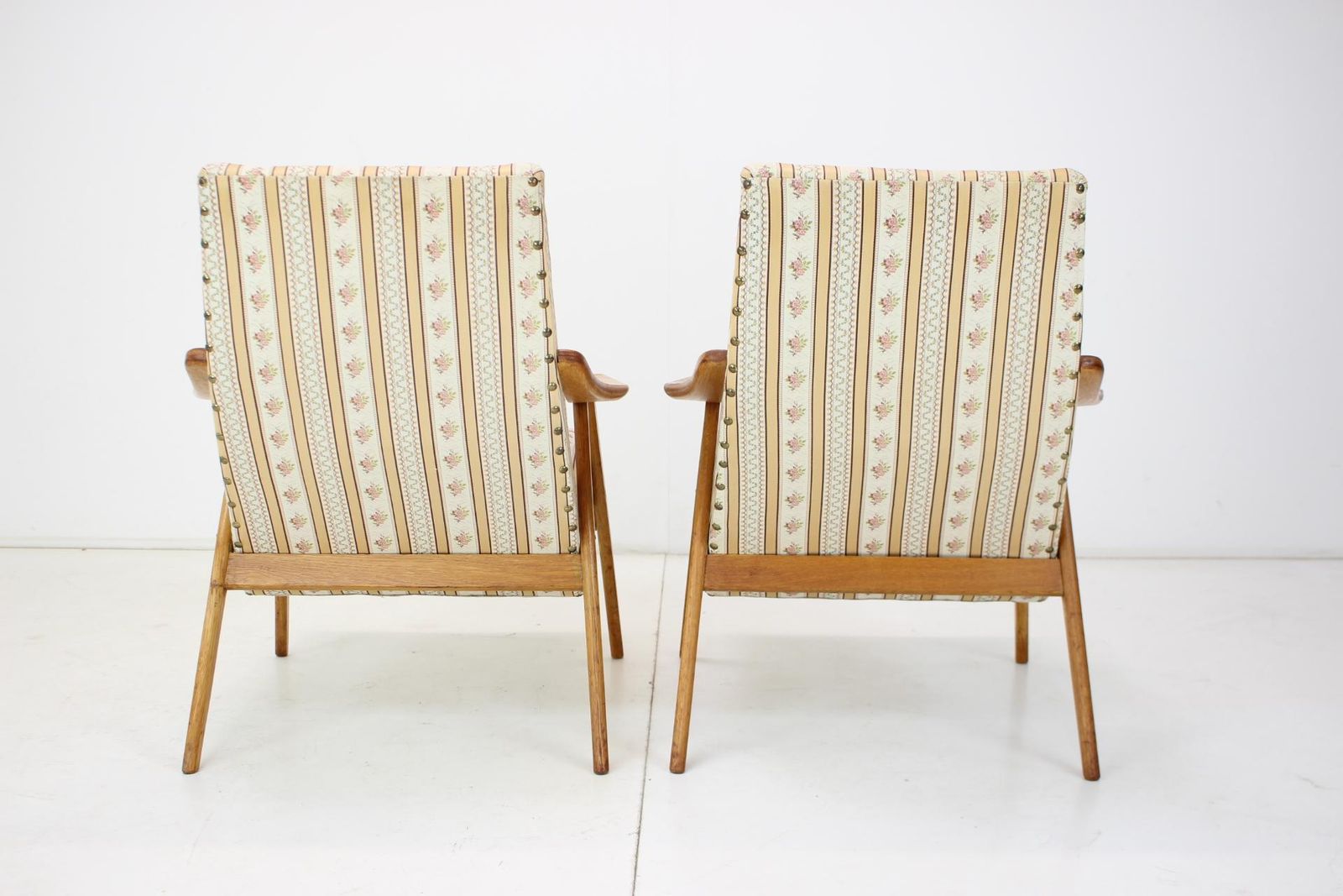 1960s Pair Of Midcentury Armchairs, Czechoslovakia photo vinterior