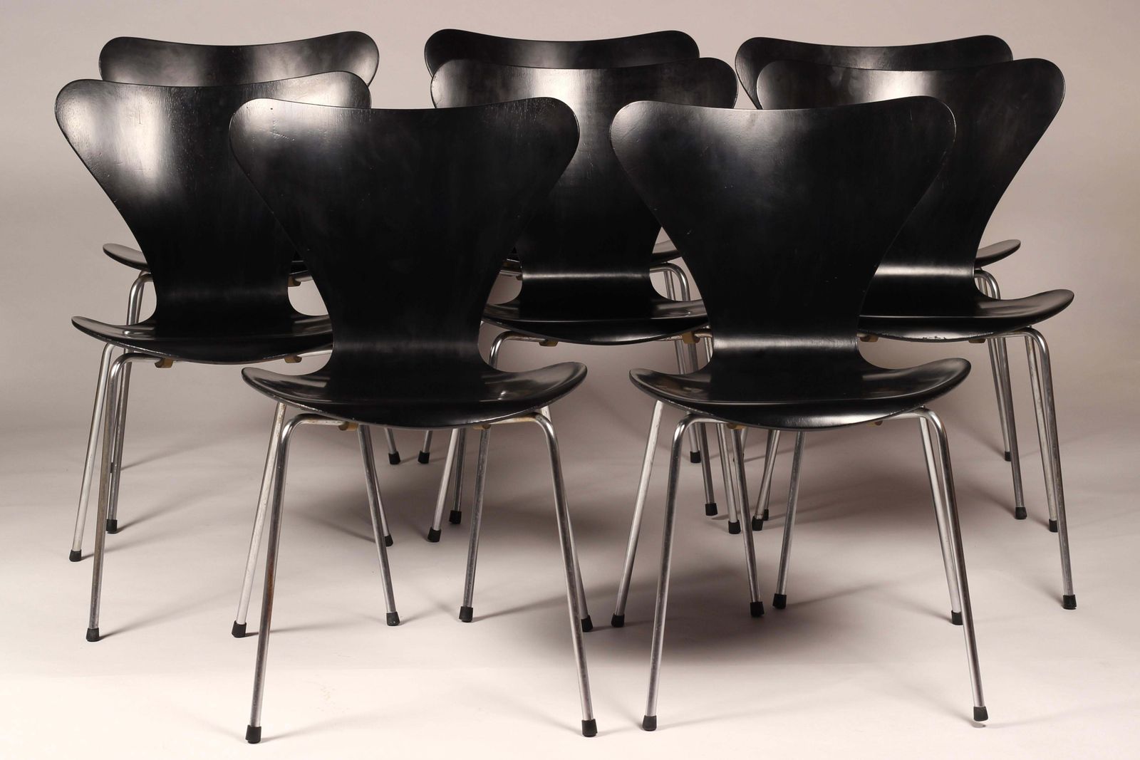 Arne Jacobsen Series 7 Or 3107 Chairs By Fritz Hansen Mid Century Modern 1964 photo vintage