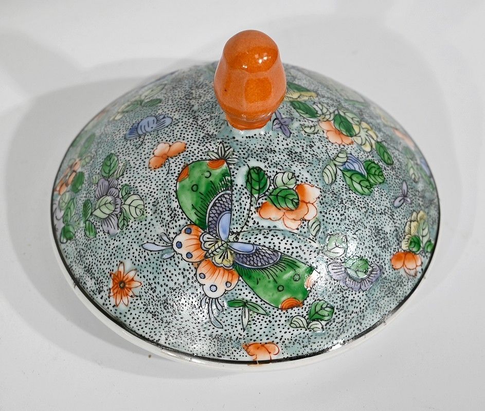 Porcelain Bonbonniere Decorated With Butterflies, China   Early 20th Century photo vinterior