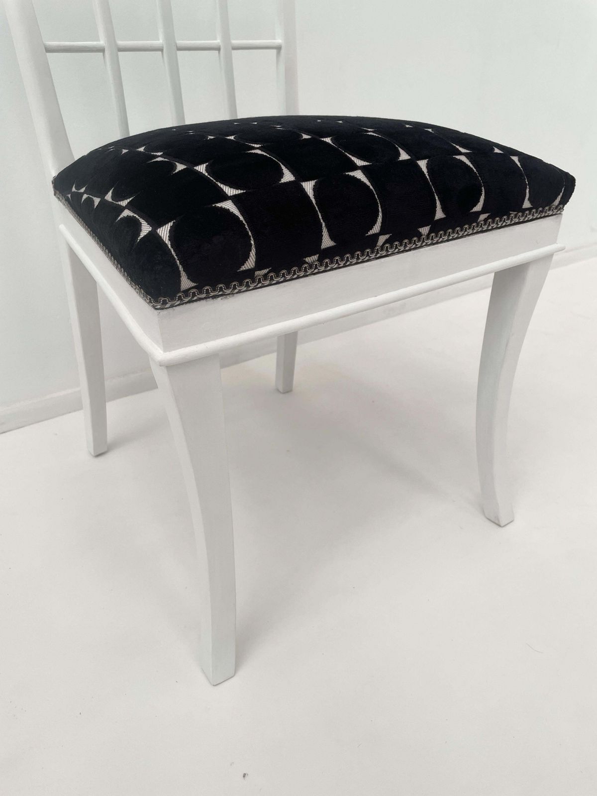 Set Of 12 Art Deco Style Chairs, White Wood And Fabric photo Furniture