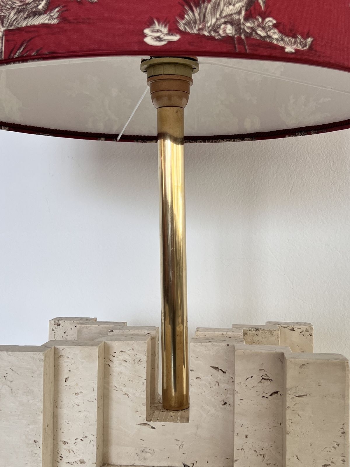 photo vintage Italian Mid Century Large Travertine Marble Table Lamp With New Lampshade, 1970s