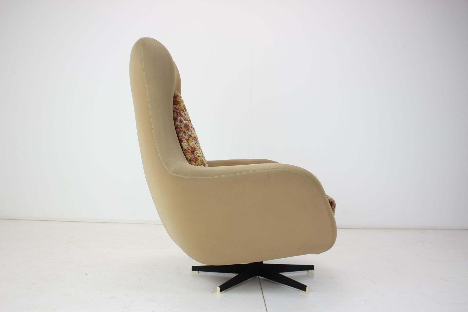 Swivel Chair / Siesta, 1970s Cechoslovakia photo Furniture
