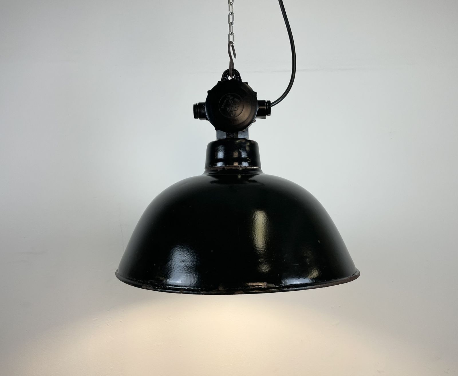 Lighting East German Enamel Factory Light By Lbd Veb Leuchtenbau Dresden, 1950s, 4x photo