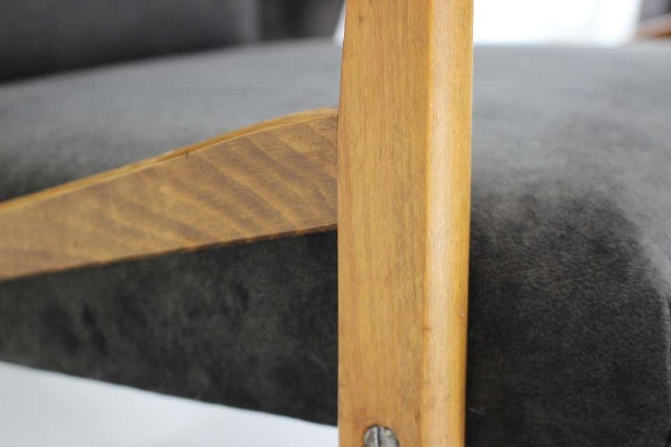 photo furniture 1960s Pair Of Beech Armchairs Czechoslovakia