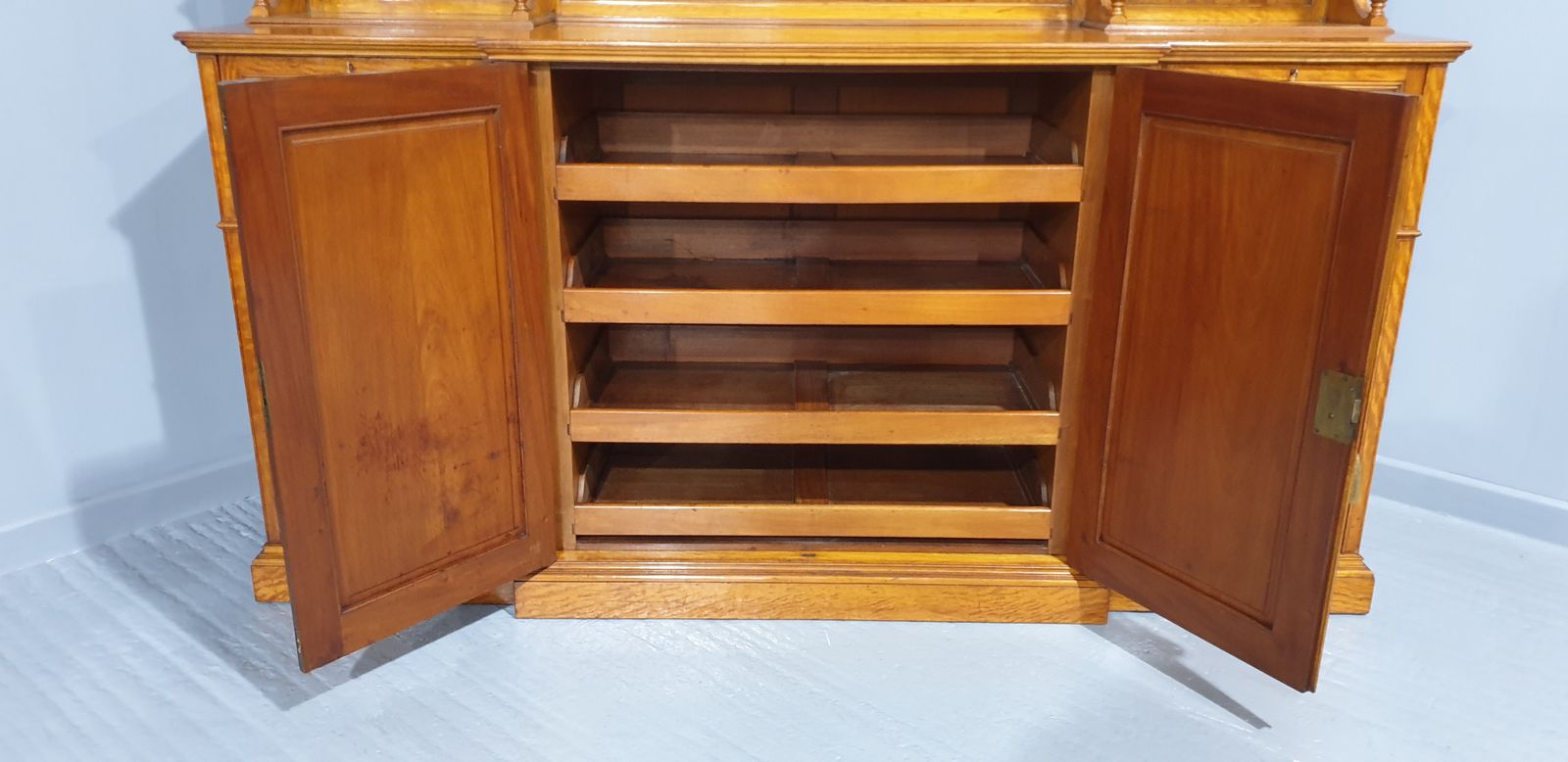 Furniture Satinwood Low Press 'Lamb Of Manchester' photo