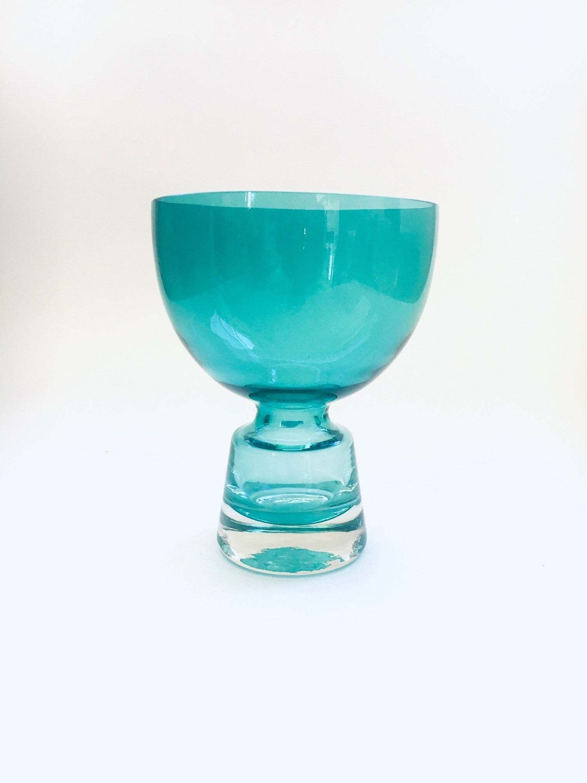 Scandinavisch Design Glazen Cupvaas, Finland Ca. Jaren 1960 photo for sale