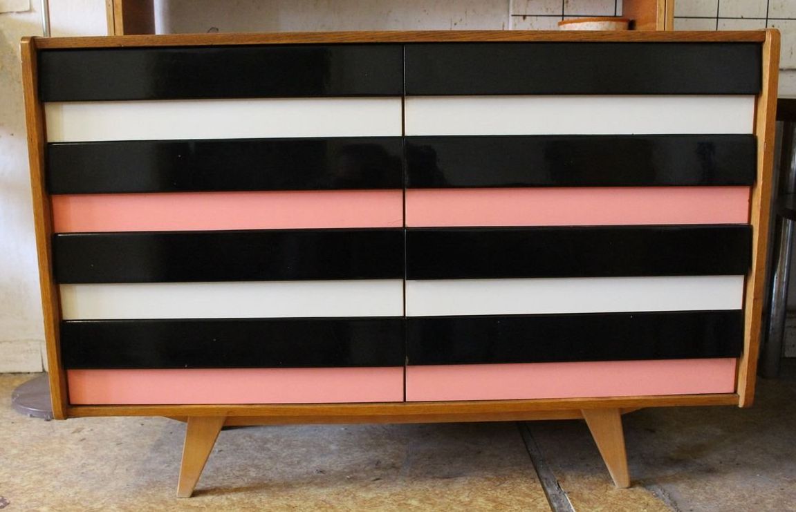 Model U453 Dressoir door Jiří Jiroutek voor Interier Praha, jaren 1960 photo Meubels