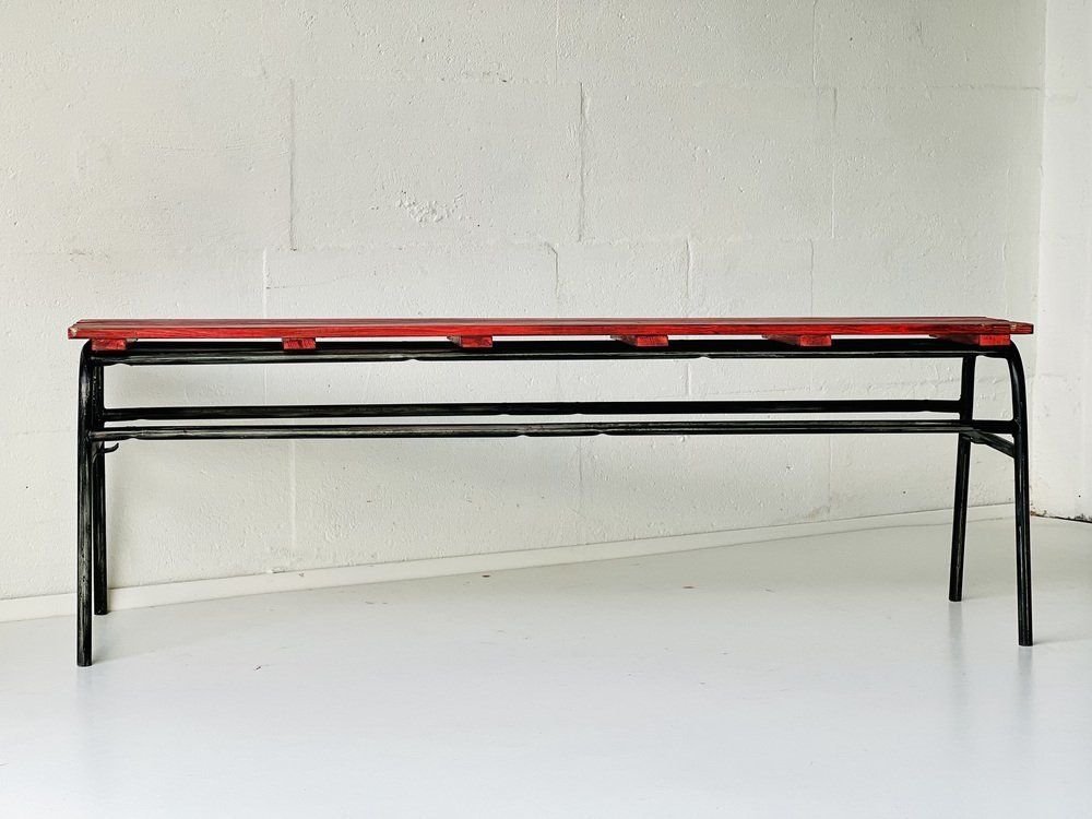 Industriële Bank Van Grenenhout, Jaren 1970 photo furniture
