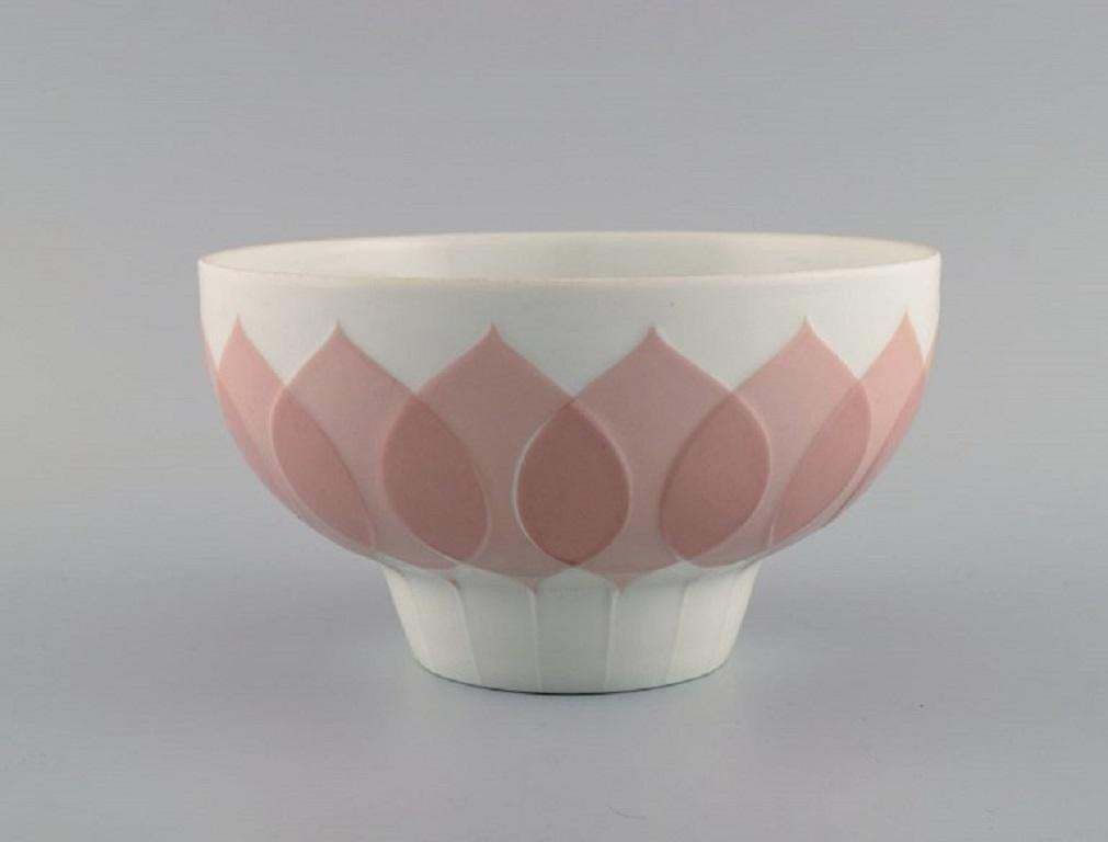 Bjørn Wiinblad For Rosenthal Lotus Porcelain Service Bowl With Lotus Leaves photo furniture
