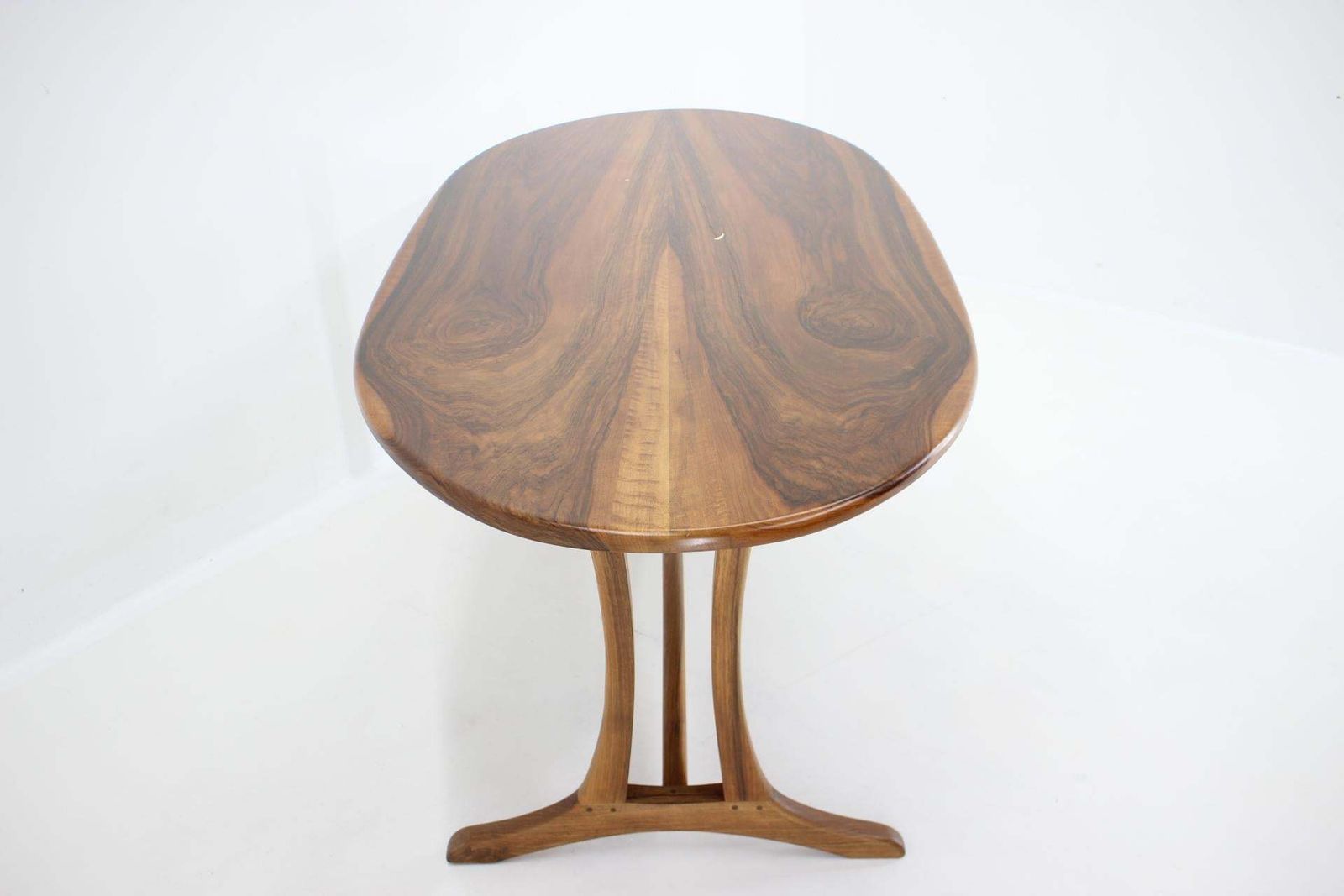 Unieke op maat gemaakte eettafel photo Meubels