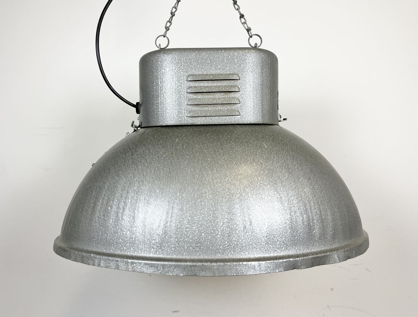 Large Oval Industrial Polish Factory Pendant Lamp From Mesko, 1970s, 8x photo vinterior