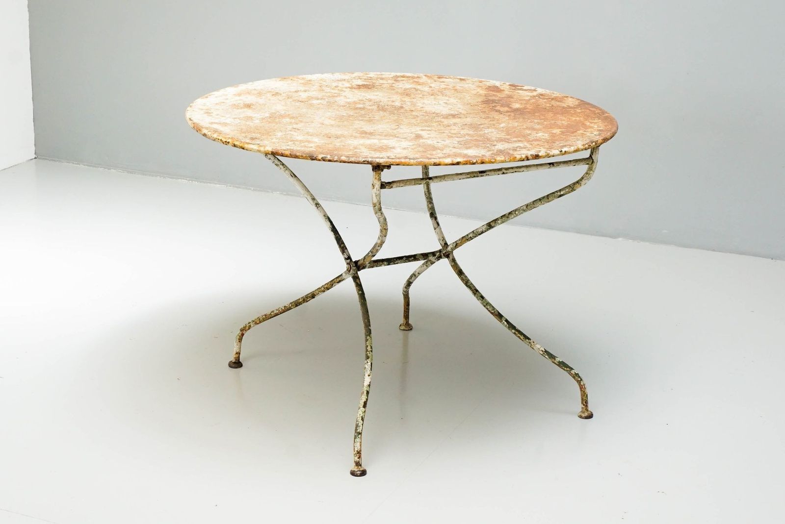 Circular Folding Garden Table, 1920s photo Garden Furniture