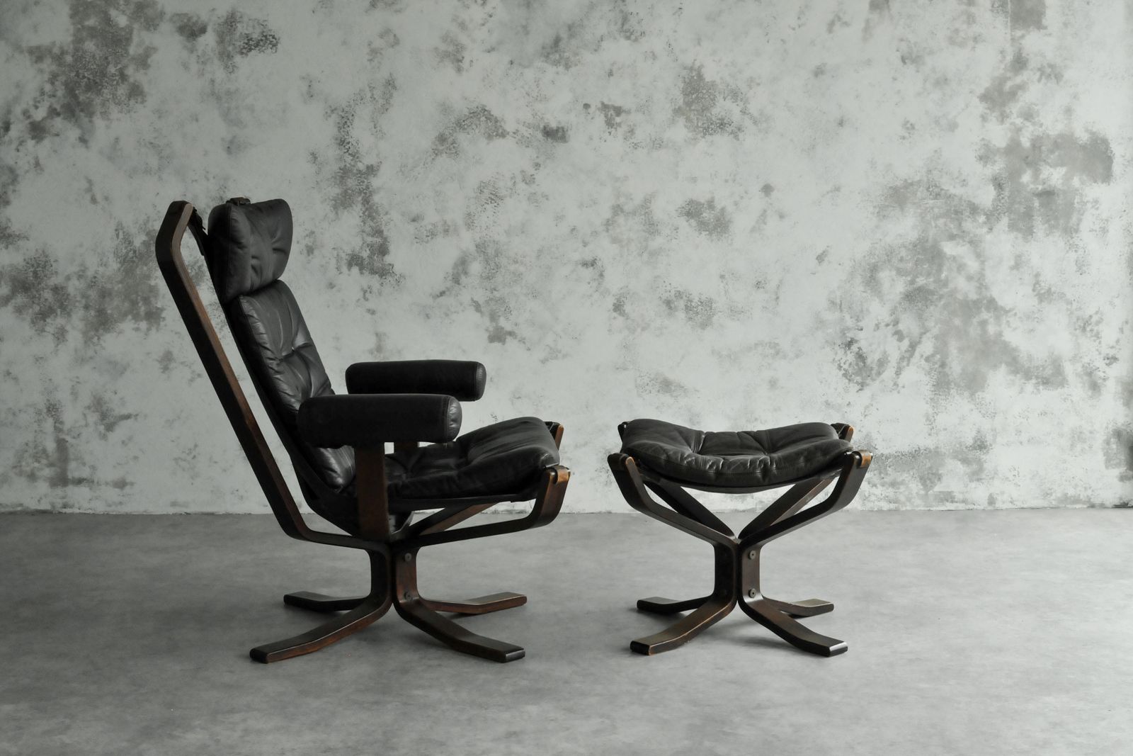 Superstar Armchair And Footstoo photo vinterior
