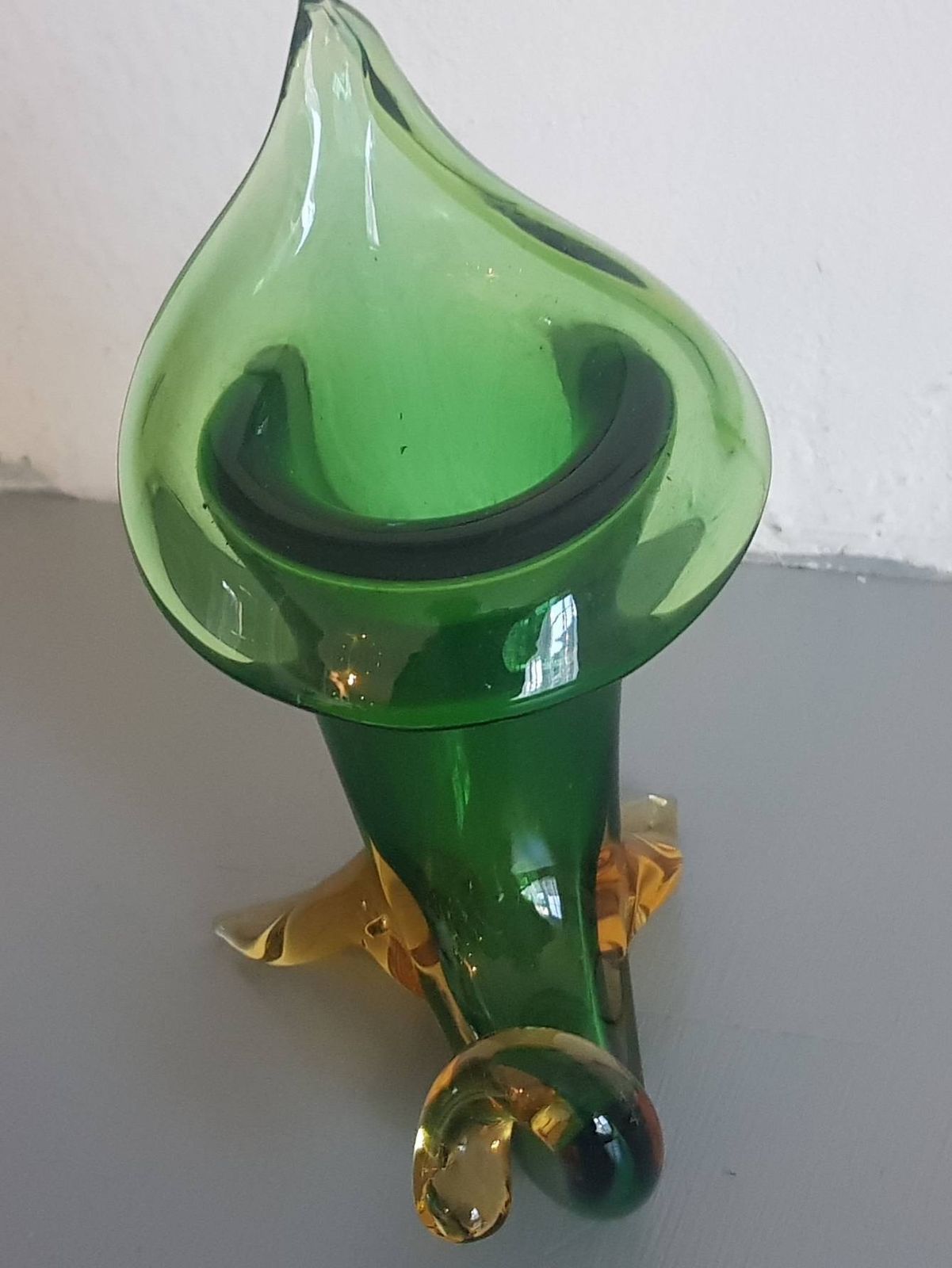 A Stunning 1960's Murano Seguso Cornucopia Art Glass Vase photo for sale