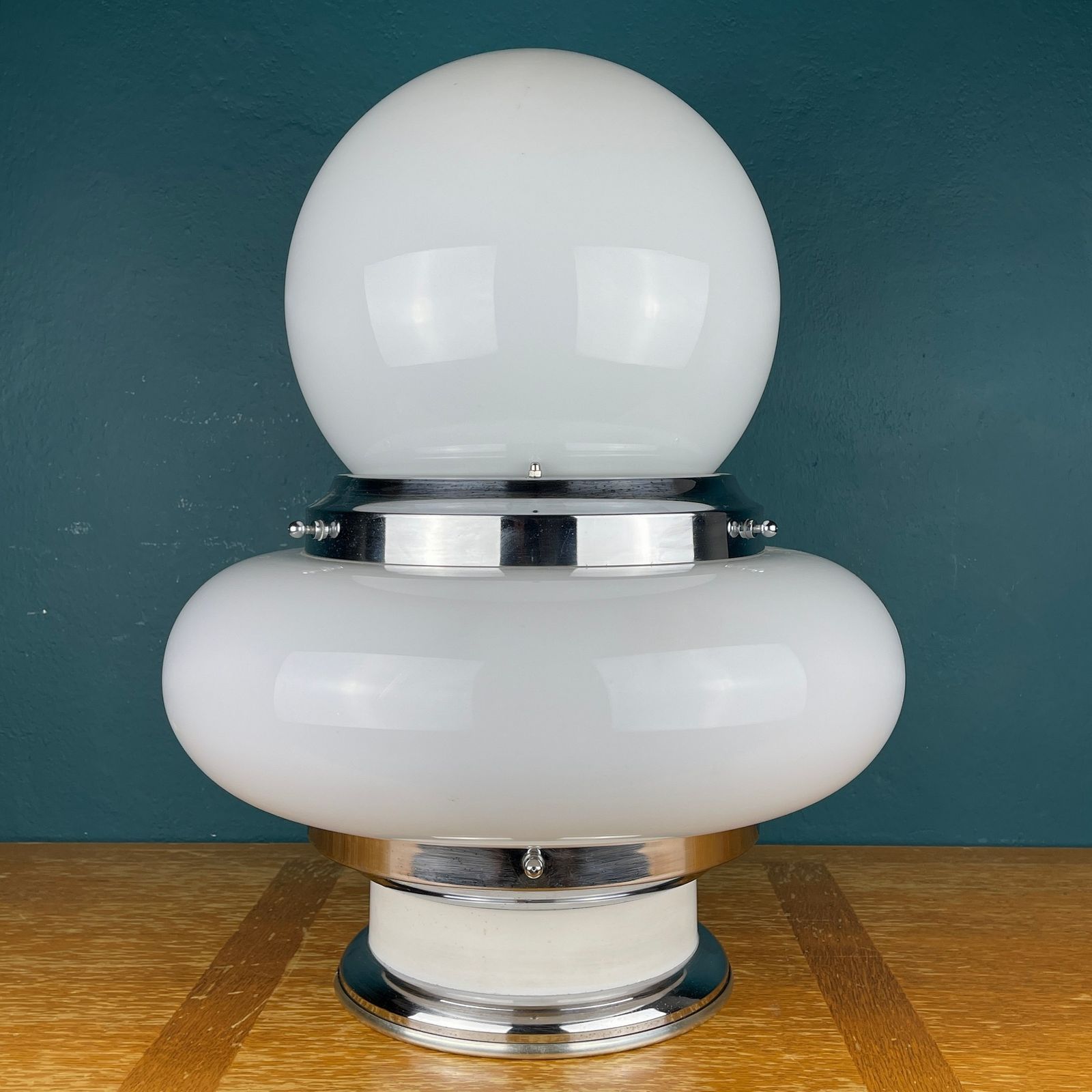 photo for sale Large White Opaline Glass Table Lamp Ufo Italy 1970s