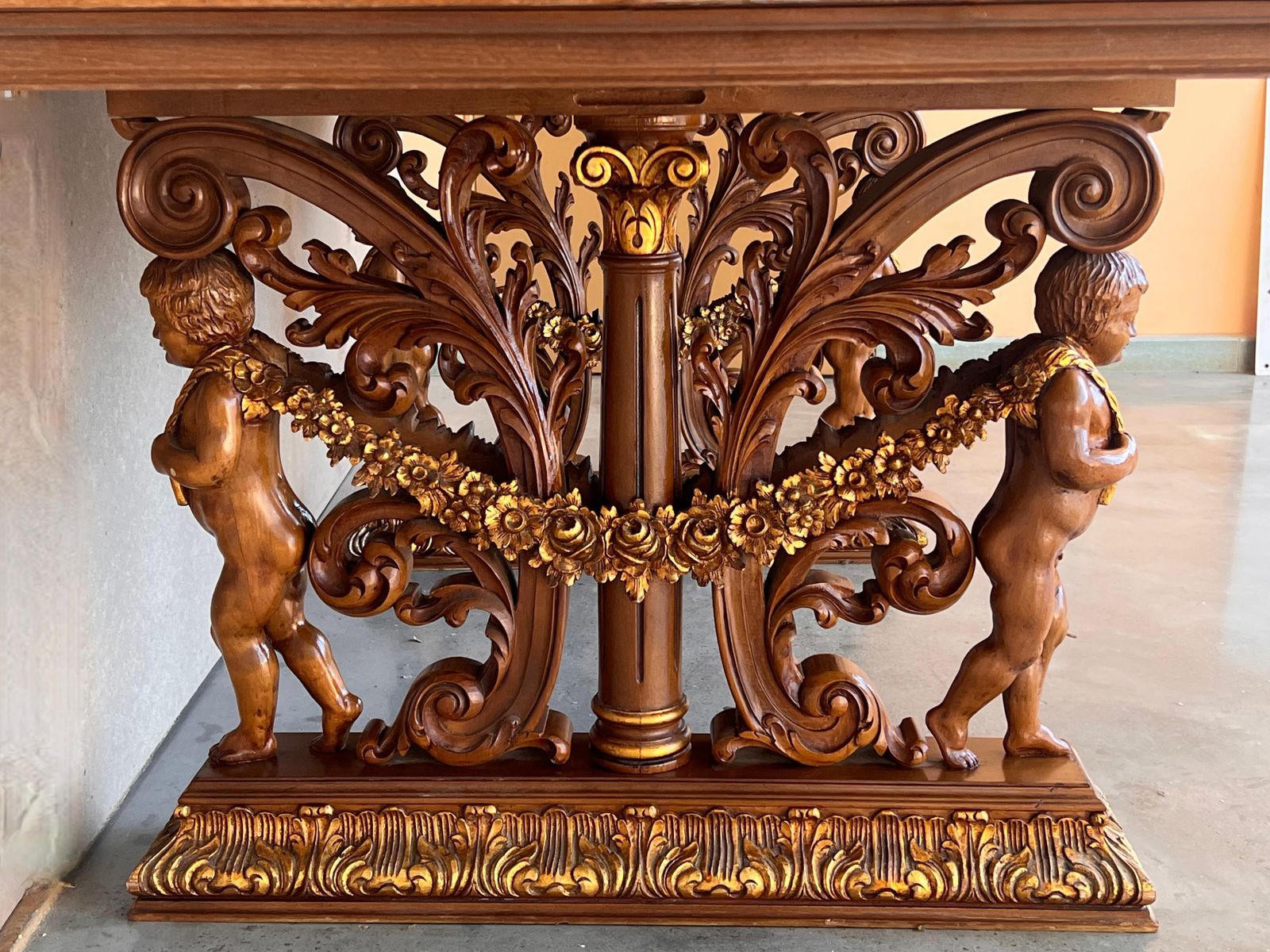 Mobilier Table centrale ou table à manger française en chêne blanchi et marqueterie sculptée, début du XXe siècle photo