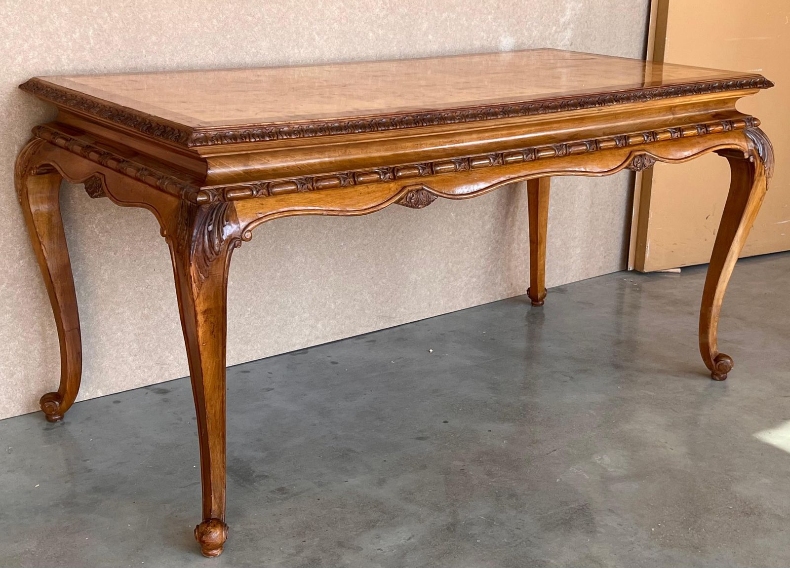 20th Root Oak Dining Room Table With Carved Edges photo 4475.0