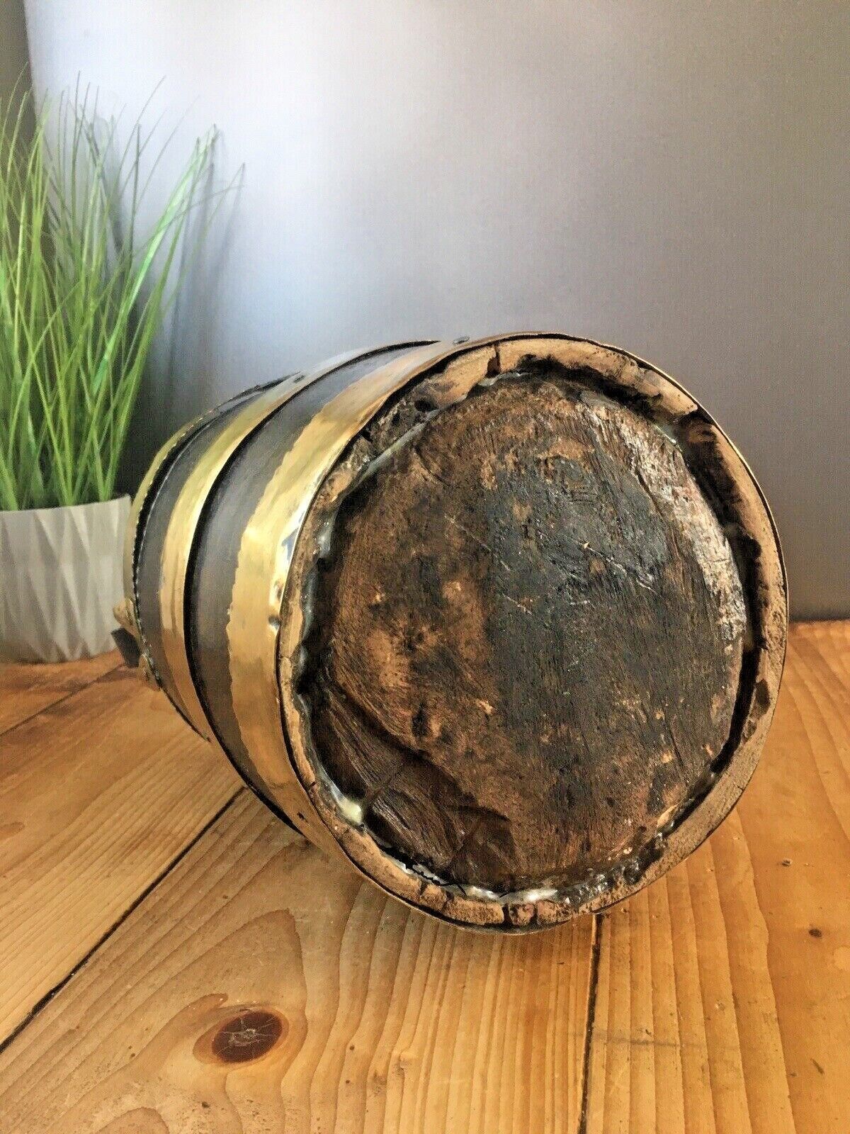 photo furniture Unusual Antique Coopered Oak & Brass Grain Barrel Bucket Trench Art Military ?