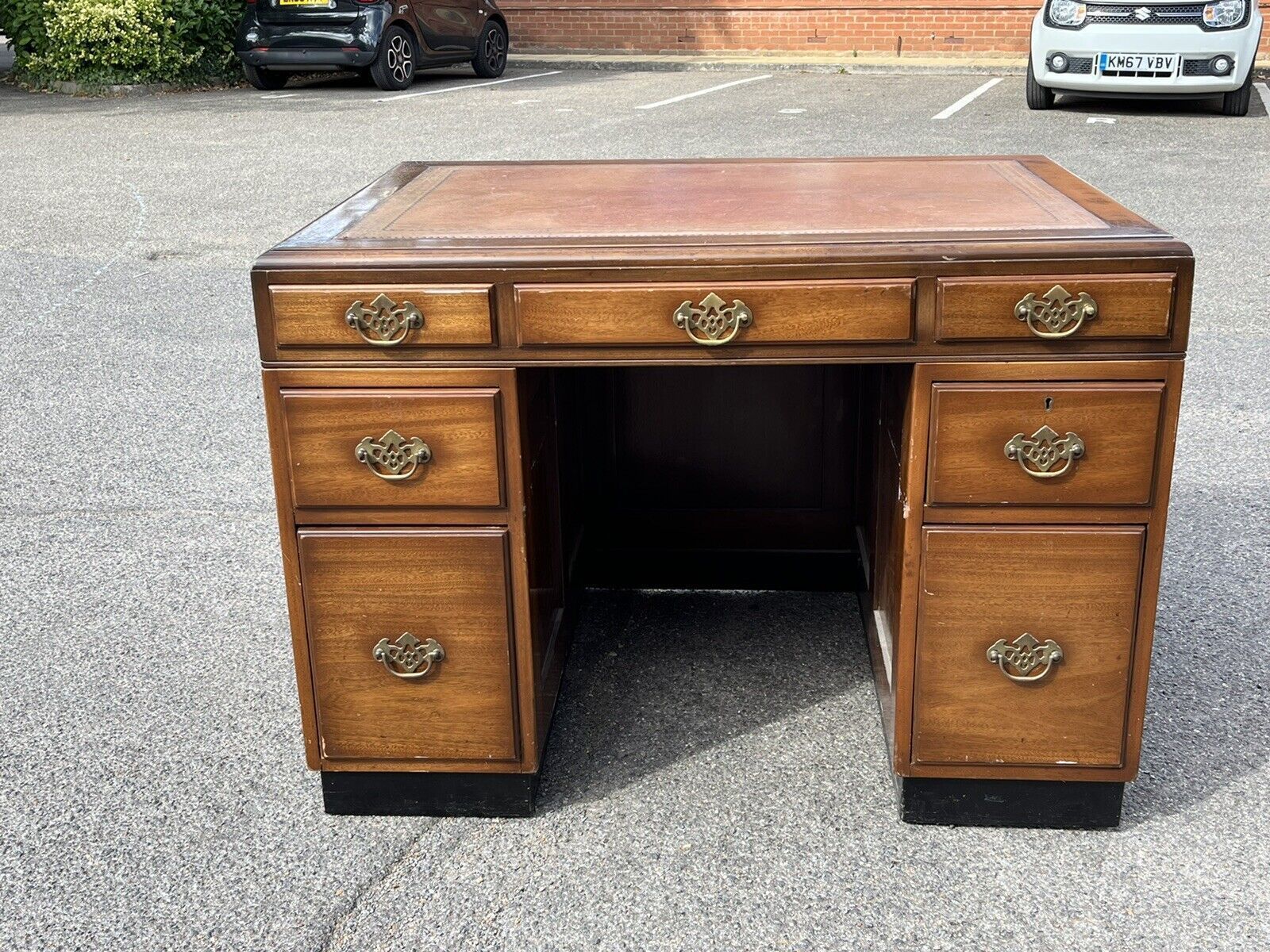 895.0 Mahogany Desk, Brass Handles, Panelled Sides & Rear. photo
