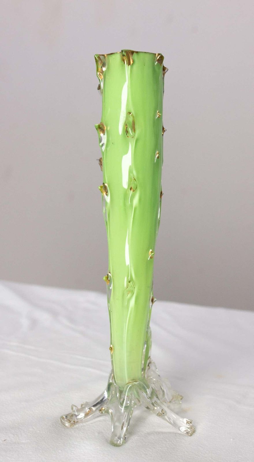 Vase soliflor français en verre vert et doré, imitation tige de rose, vers 1960 photo Décoration