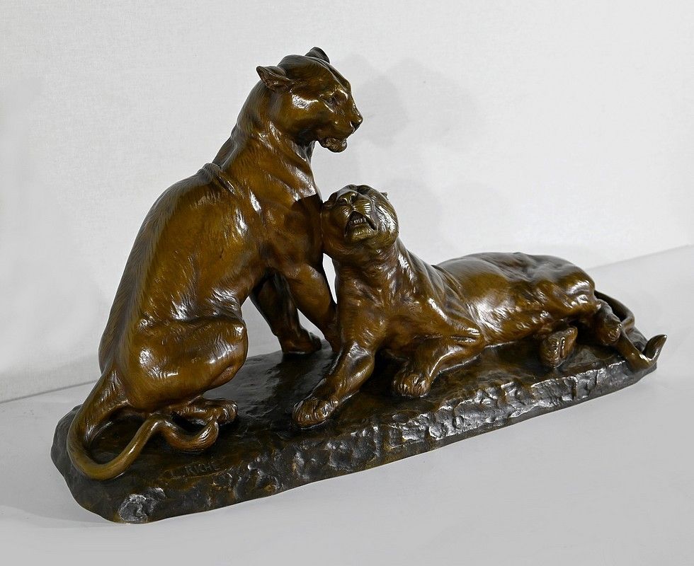 Important Bronze "Couple Of Lionesses", By L. Riché   Early 20th Century photo furniture