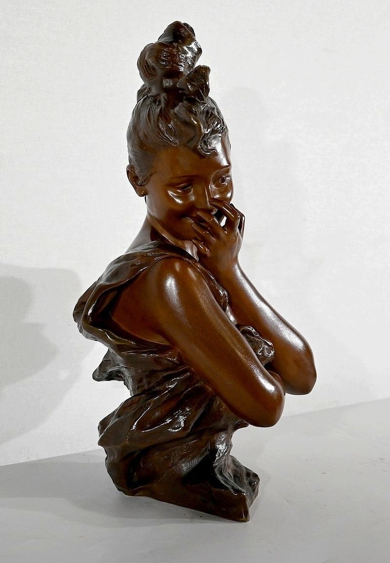 Bronze “Young Mischievous Woman” By G. Van Der Straeten, Art Nouveau – Late 19th Century photo for sale