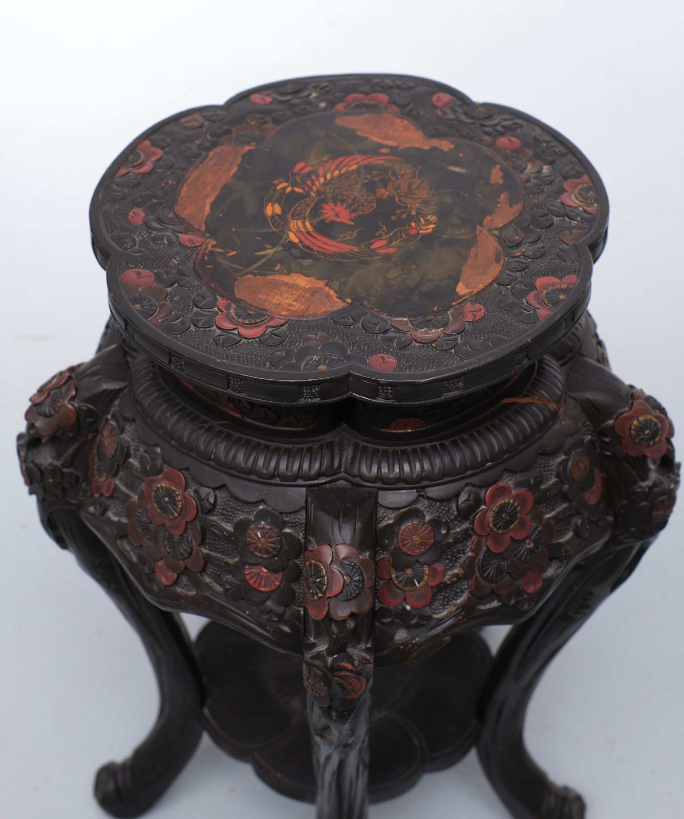 photo vinterior Chinese Side Table Hand Carved, 1920/30
