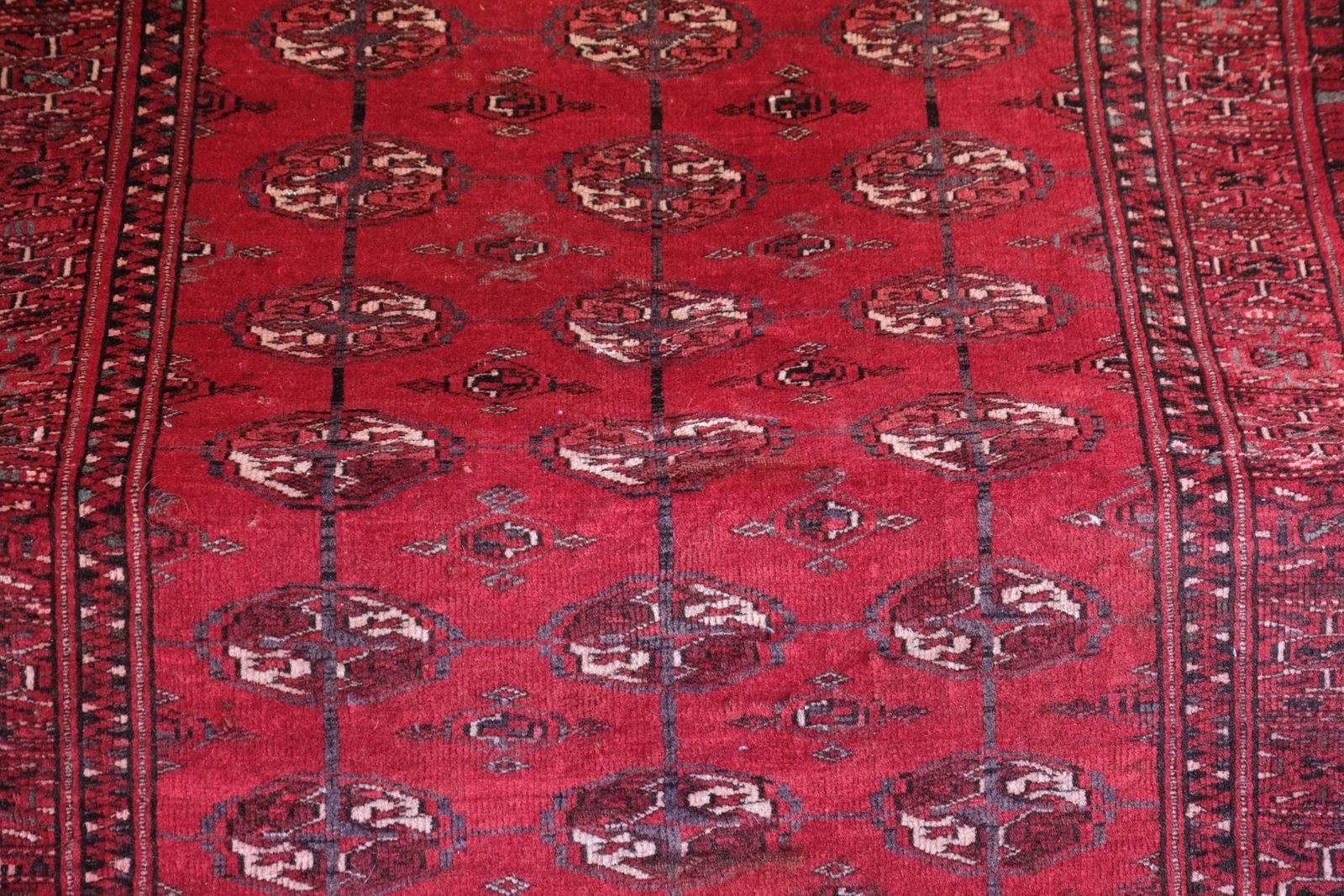photo furniture Vintage Handmade Turkish Turkoman Rug With 27 Medallions