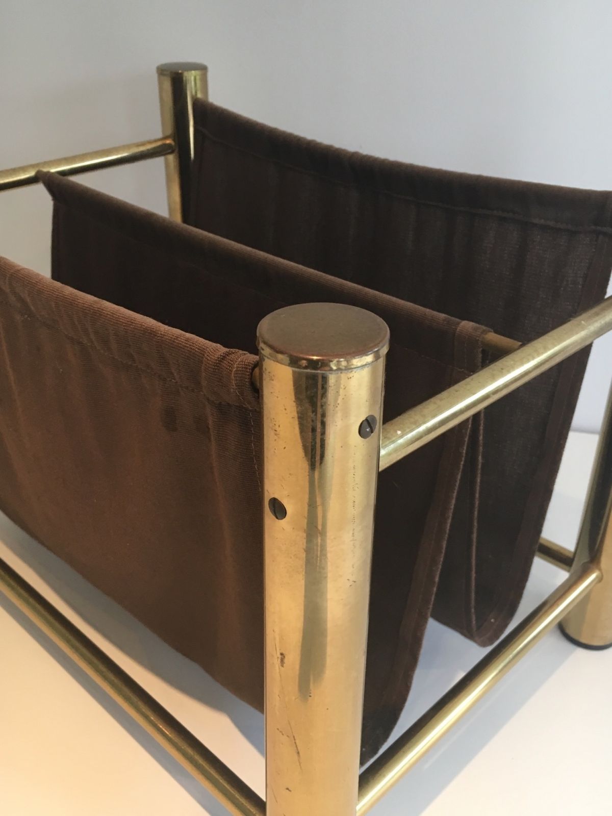 photo vinterior Gilt Metal And Fabric Magazine Rack