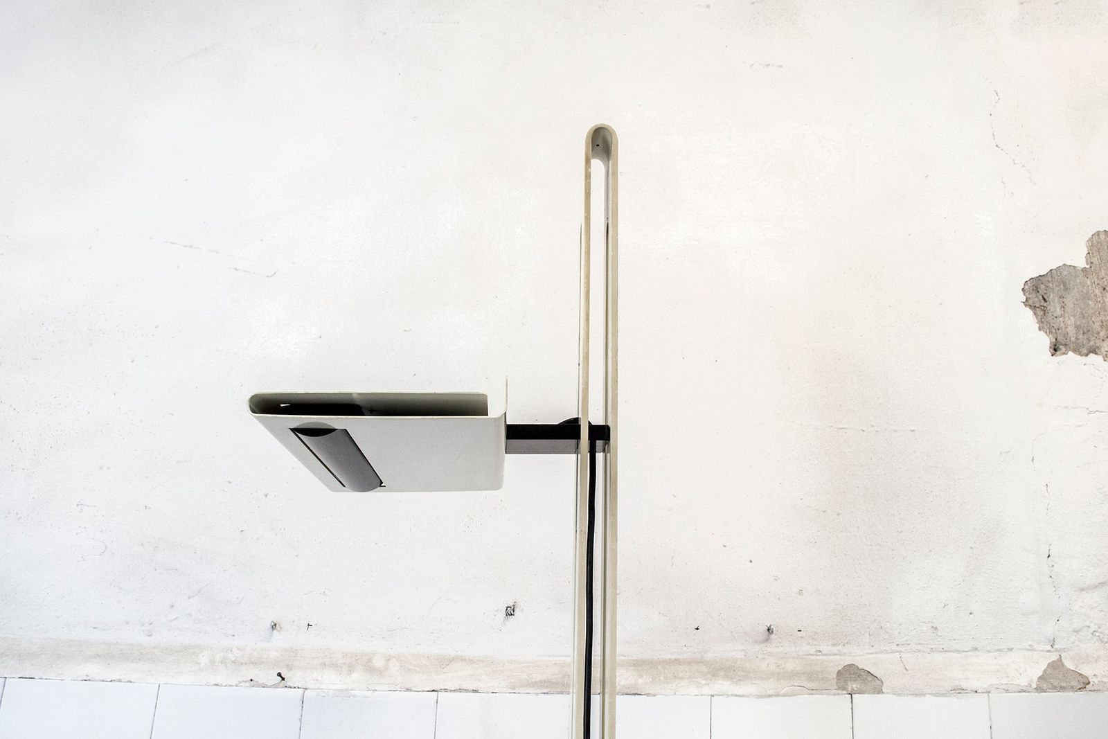 Italian Domea Floor Lamp By Bruno Gecchelin For Oluce, 1970s photo buy