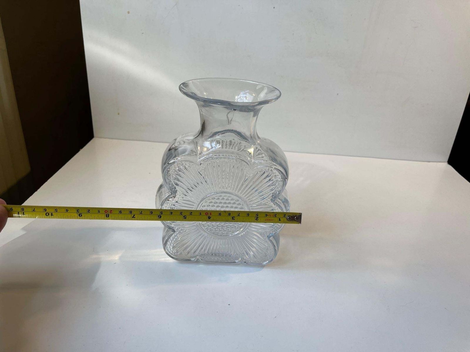 Tamara Aladin Amuletti, Sunflower Glass Vase For Riihimäen Lasi, 1970s photo vinterior