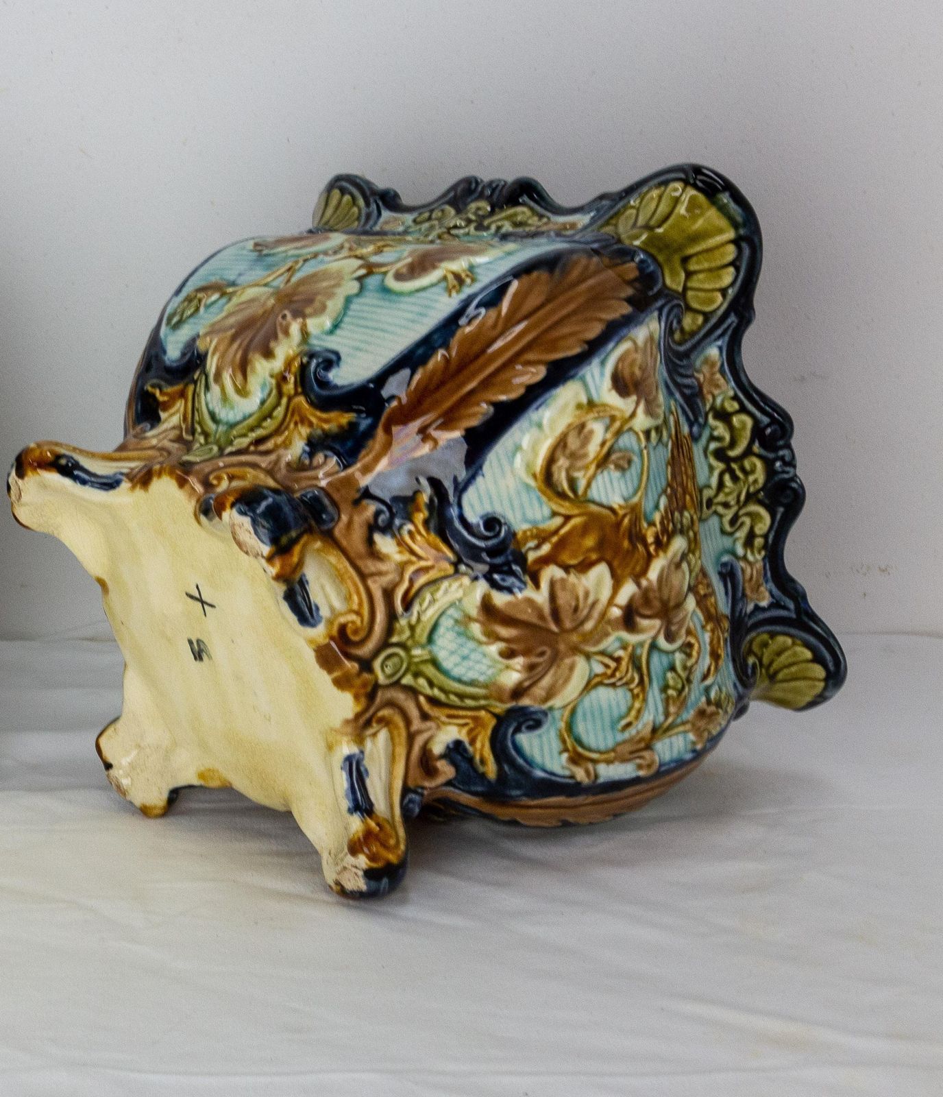 Jardinière Art Nouveau à griffons en barbotine, début du XXe siècle photo vinterior