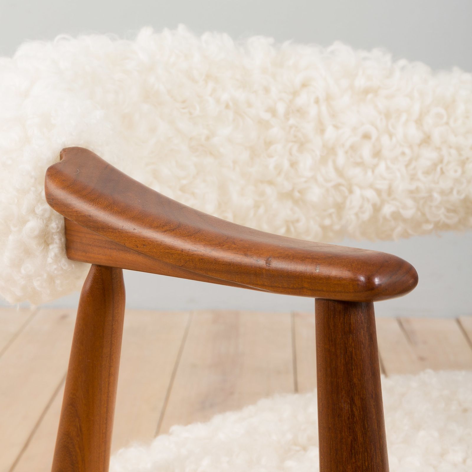 Th. Herlev, Farstrup Solid Teak Chair In Natural Sheepskin Upholstery, Denmark 1960s. photo vintage