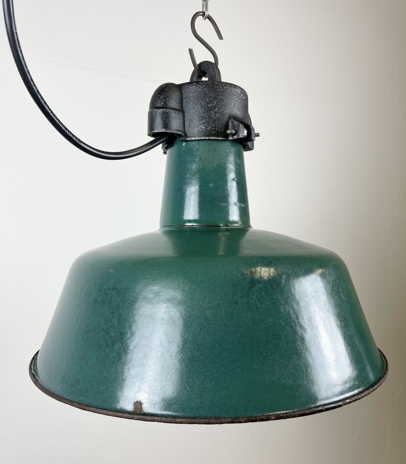 Industrial Green Enamel Factory Lamp With Cast Iron Top, 1960s, 6x photo for sale