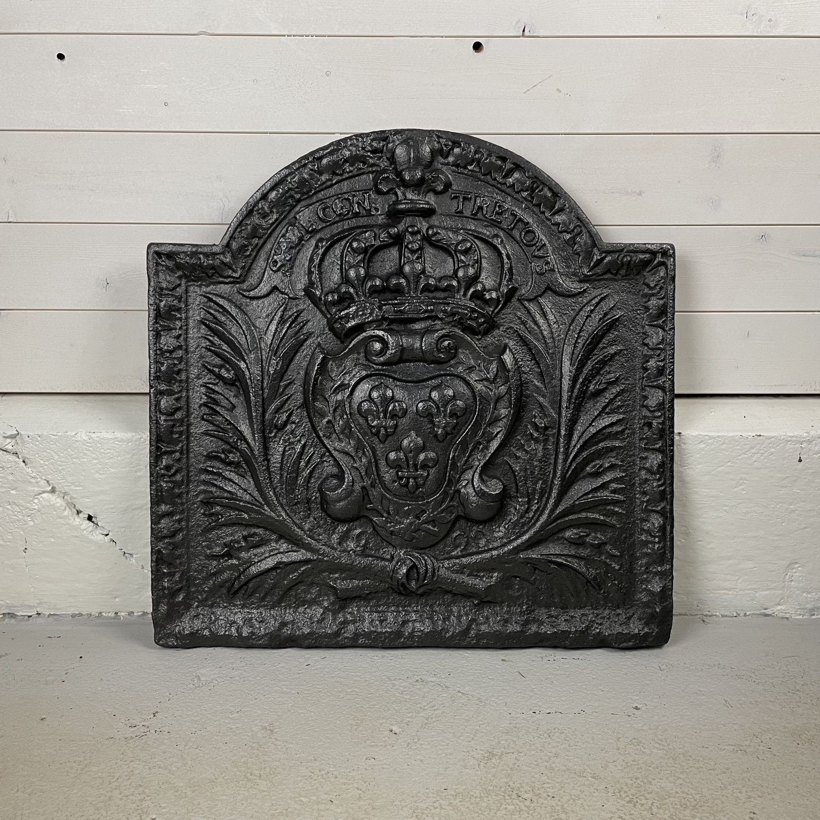 Antique Cast Iron Fire Back With Crown Design