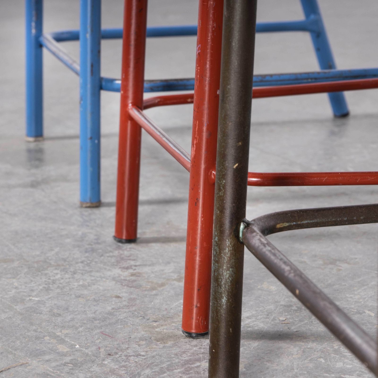 photo furniture 1950’s Mullca High Laboratory Stacking Dining Chairs – Set Of Three