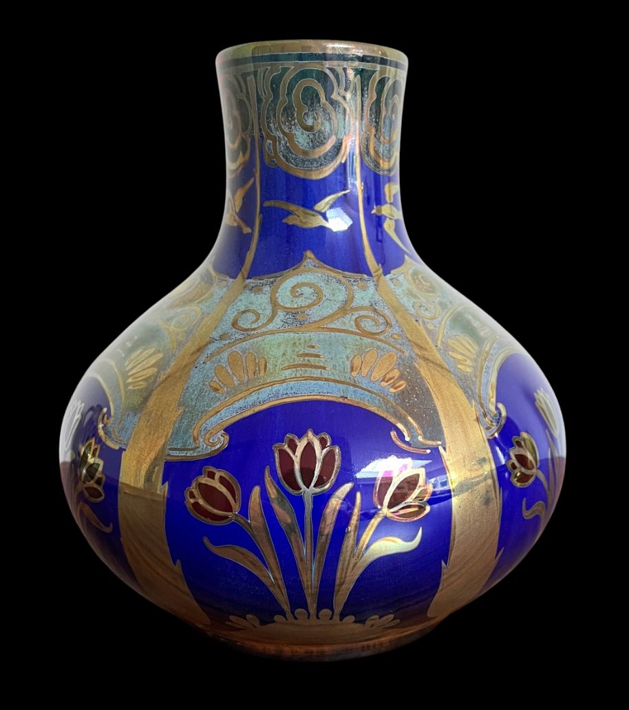Pilkington's Lustre Vase, 1930s photo furniture