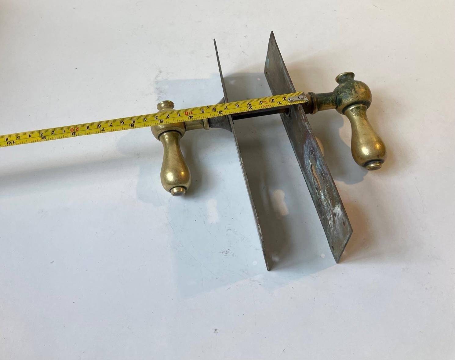 406.0 Bauhaus Era Door Handle Set In Bronze And Brass, 1930s, 1 Set photo