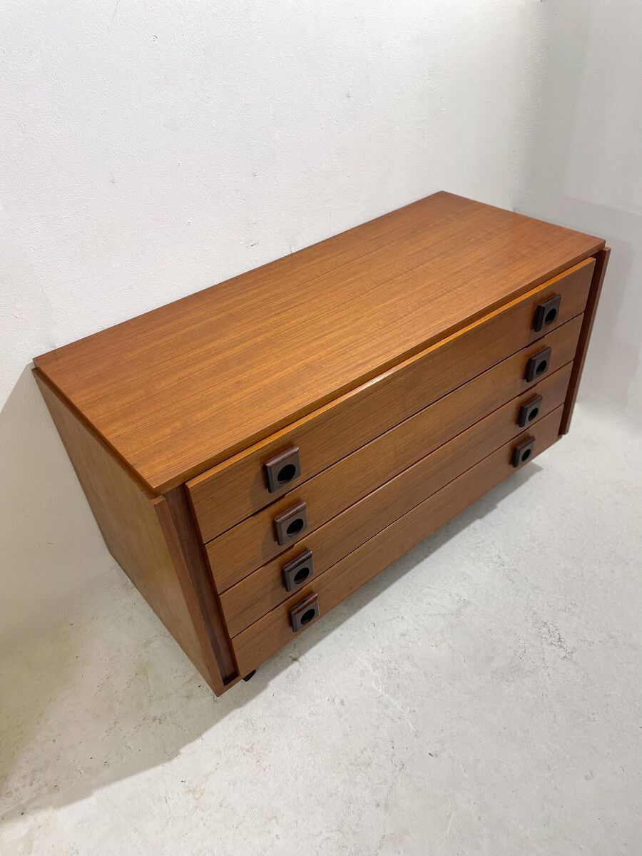 Mid Century Modern Chest Of Drawers With Square Handles photo for sale