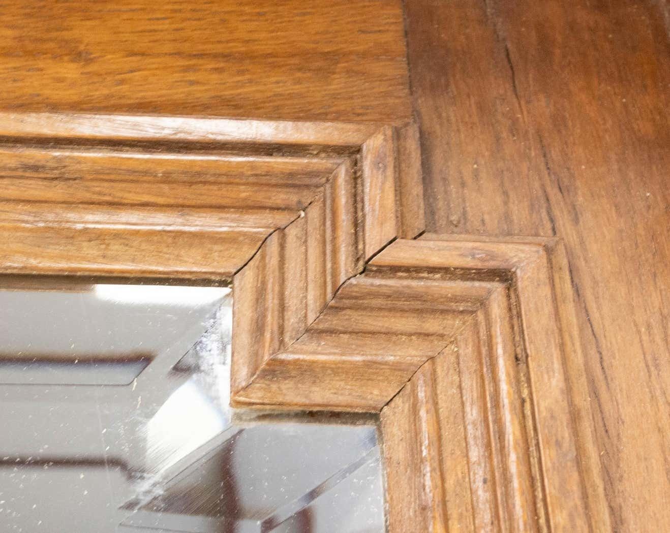 Miroir français biseauté à colonnettes, cadre en chêne de style Louis XVI, fin du XIXe siècle photo buy