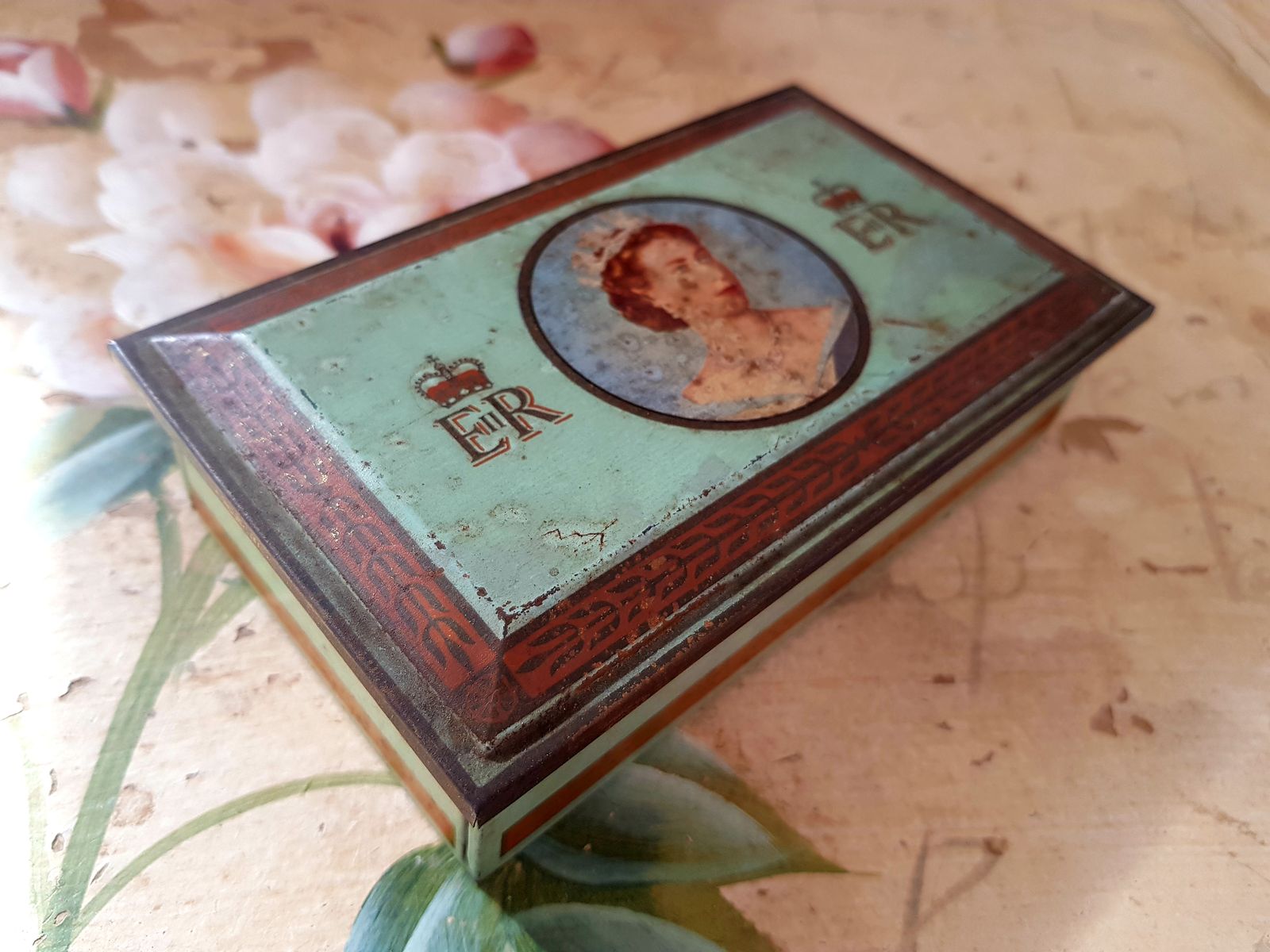 Authentic Coronation Souvenir Tin Box From 1953 photo for sale