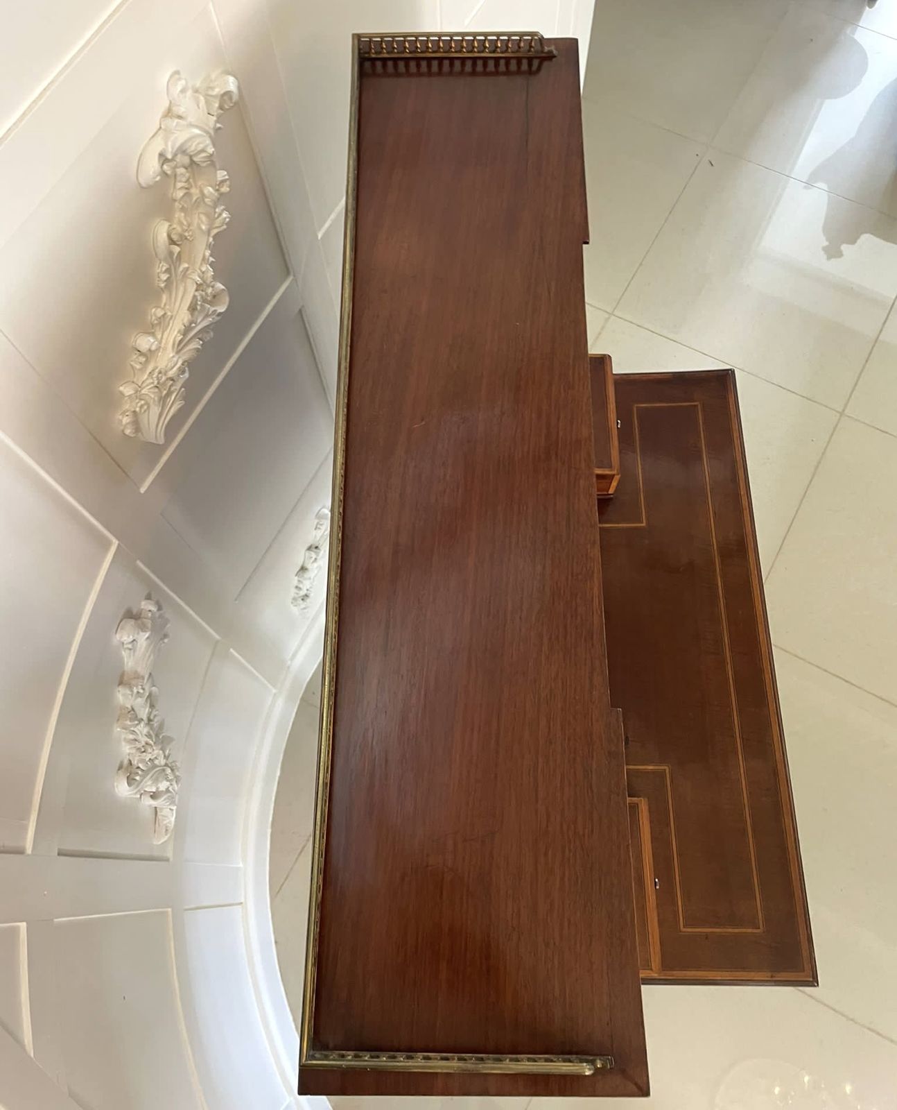 photo vinterior Outstanding Quality Antique Inlaid Mahogany Freestanding Desk