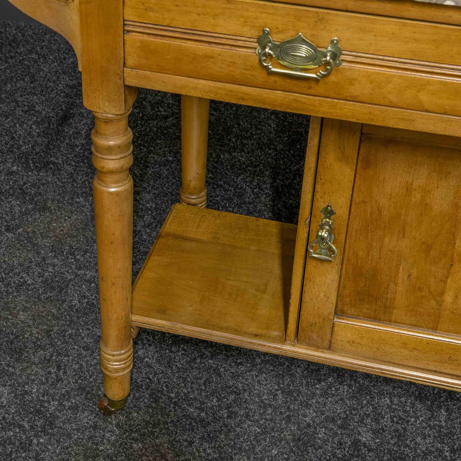 photo furniture Edwardian Birch Washstand