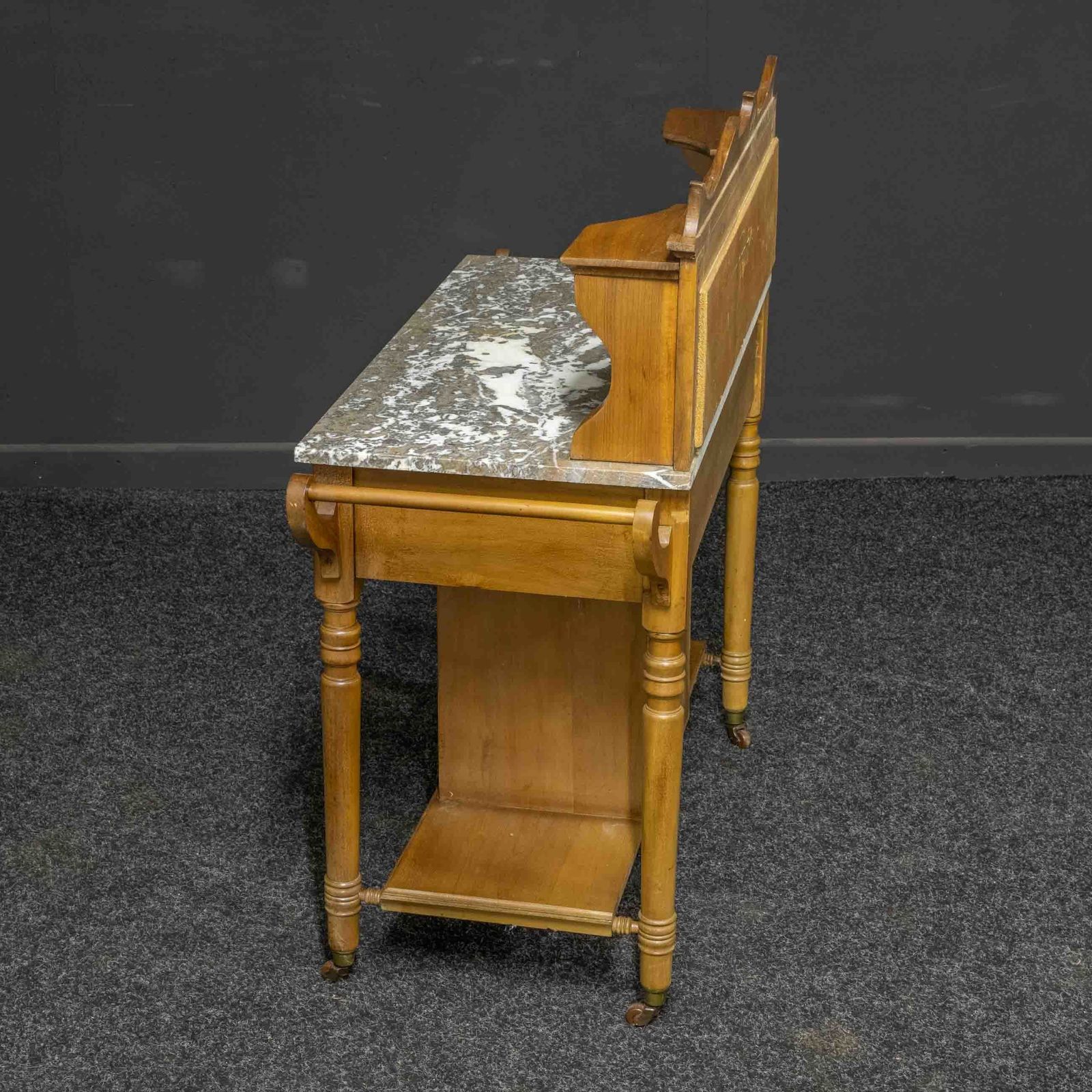 1050.0 Edwardian Birch Washstand photo