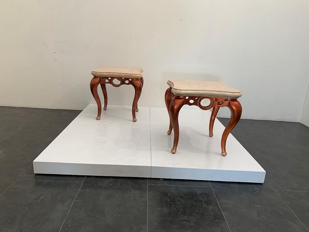 photo vintage Pair Of Red Metal Leaf Coffee Tables With Pink Marble Tops, 1990s